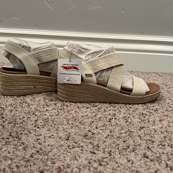 Sketchers by Martha Stewart arch fit size 8 wedge sandal - Picture 7 of 10